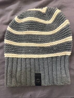 Lululemon knit hat. Gray and cream. One size.